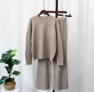 Womne's Sweater Pullover and Pants set