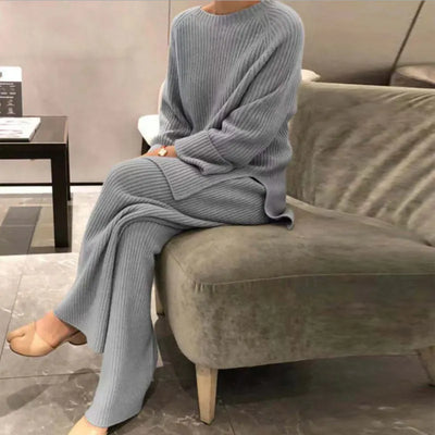 2- Piece lounge wear for woman